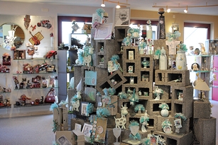 Maison Bernard-Defche : cadeaux et souvenirs pour vos baptmes, communions et mariages.